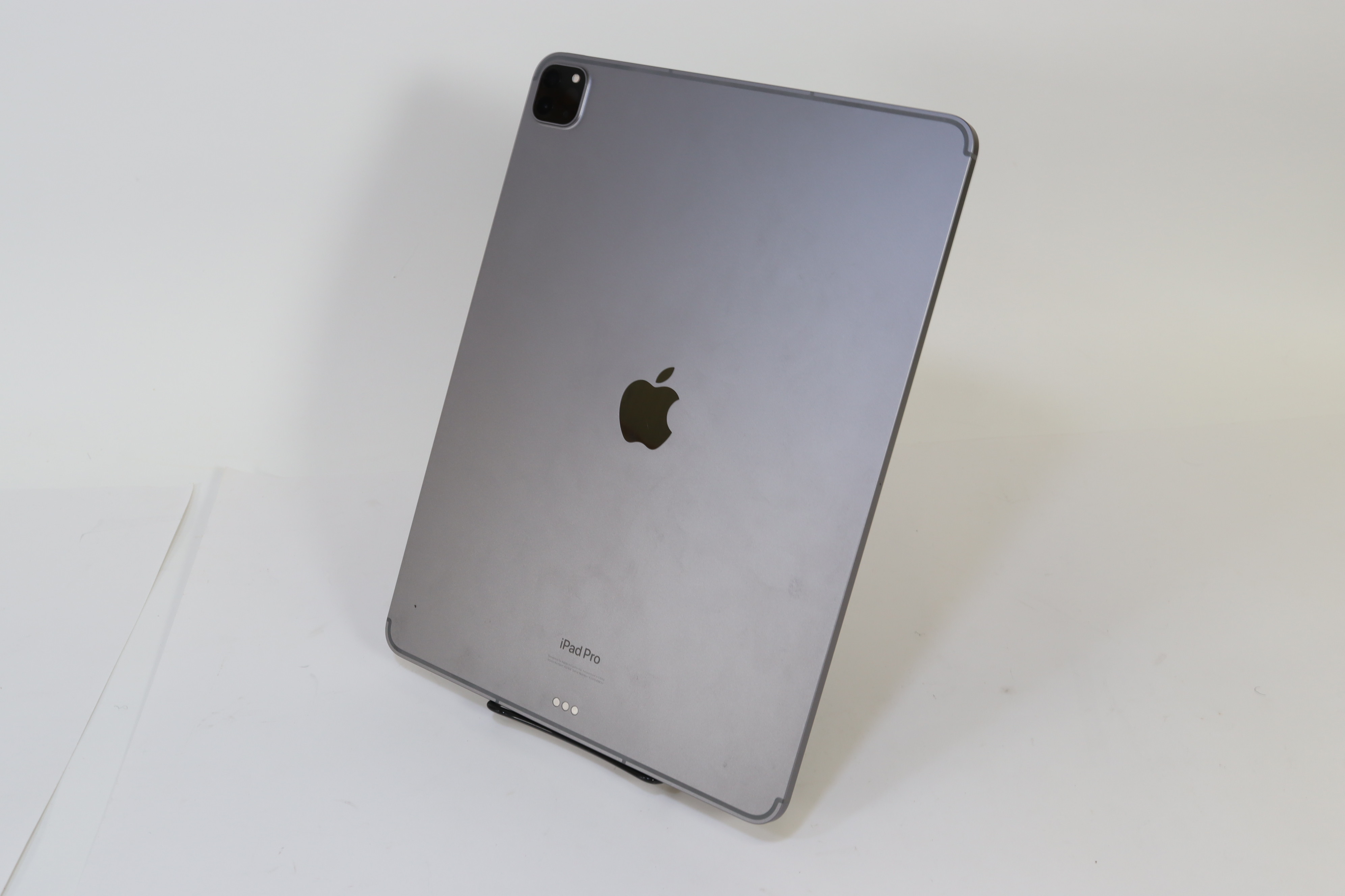 Apple ipad pro 12 M2 8GB RAM 512GB SSD 12.9”-Inch MNXU3LL/A